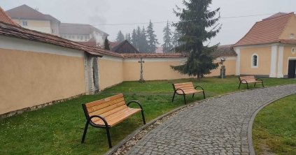 Népszerűek az emlékpadok